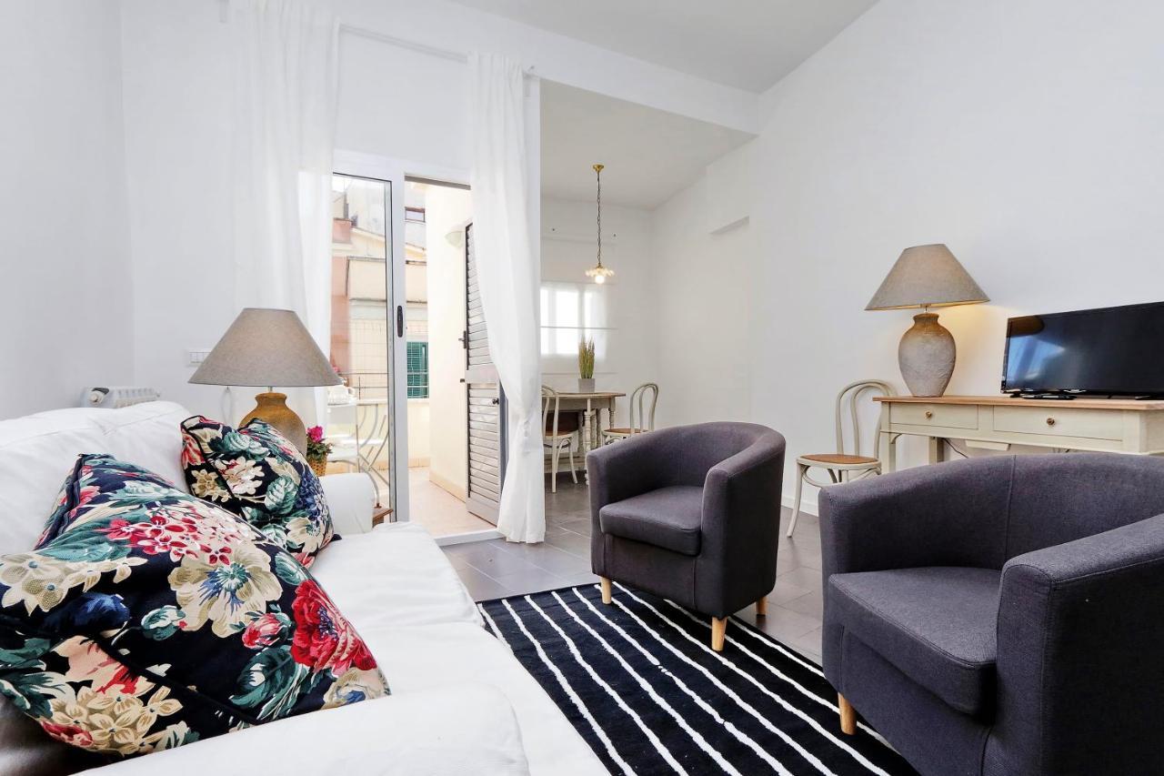 Apartment Monti Charming - Short Let Service Rom